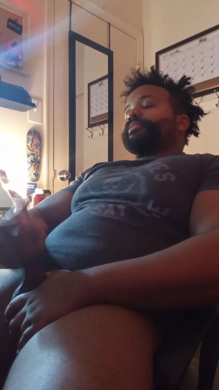 Eddie Venezuela: BBC Bear Cam Show Jerk i Cum