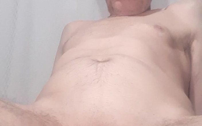 Big uncut hard cock: Un gros pénis mou, mais très gros avec deux très...