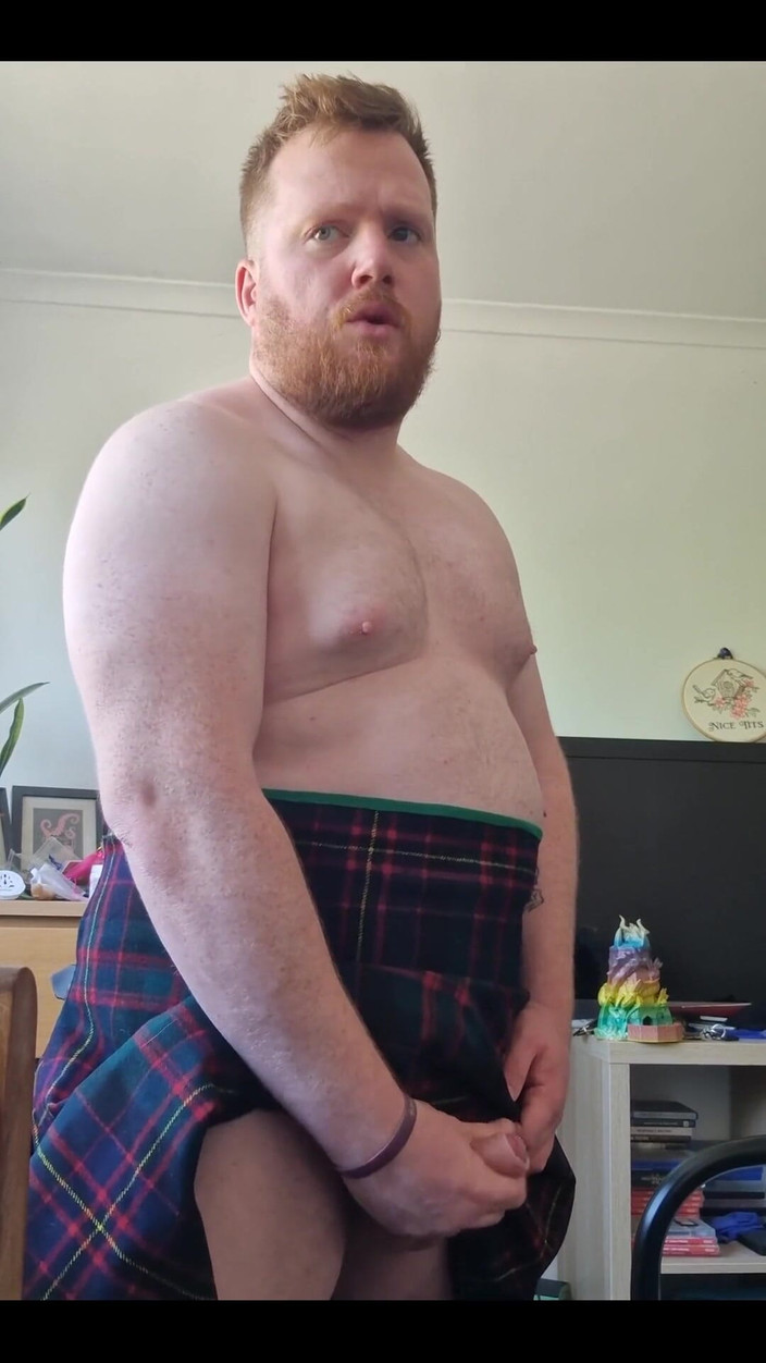 Touchstone: Chơi xung quanh trong kilt của tôi