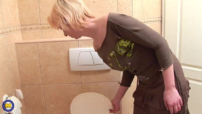 Mature NL: Halsfick blowjob.