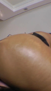 Orta yaşlı seksi kadın lezbiyen hakimiyeti yüze oturma sınırsız gerçek çaresizlik