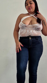 Hoje estou feliz, é o Dia das Mulheres e fui fodida como mereço.