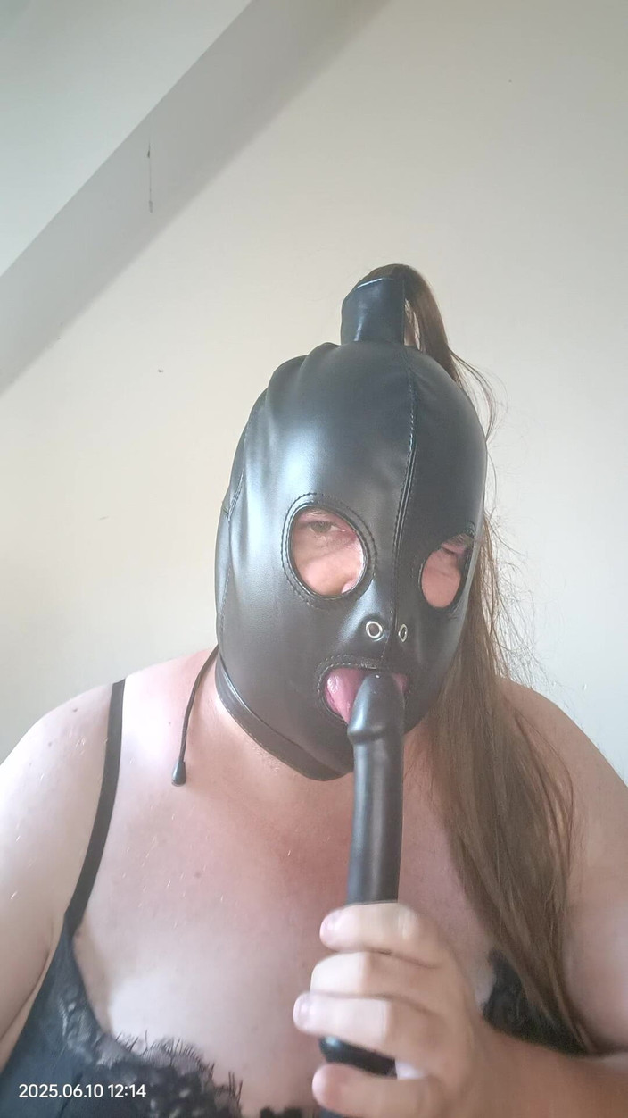 Stephanie-Nicole-TV: BBW TV în lenjerie și vorbe murdare și joacă cu un vibrator