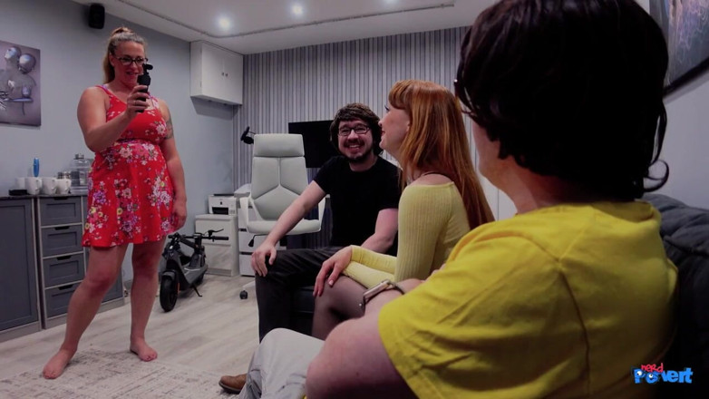 Nerd Pervert: Lily kink - si cewek rambut merah lagi asik nyepong kontol