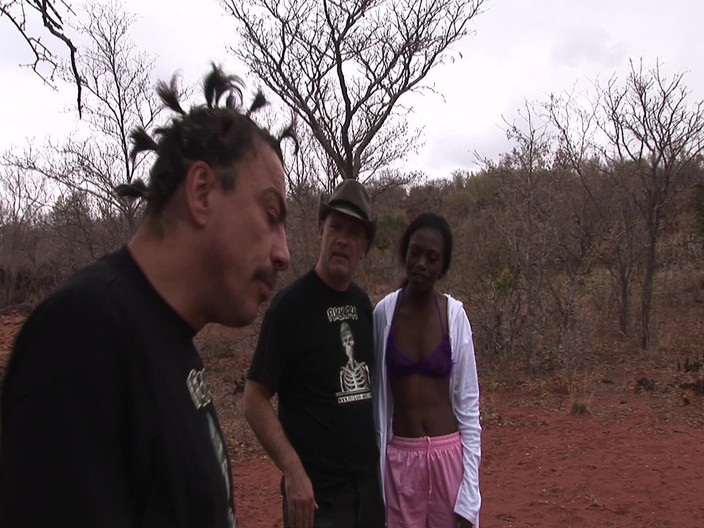 Bangora amateur club: Belleza enterrada en la arena: sexo salvaje al aire libre