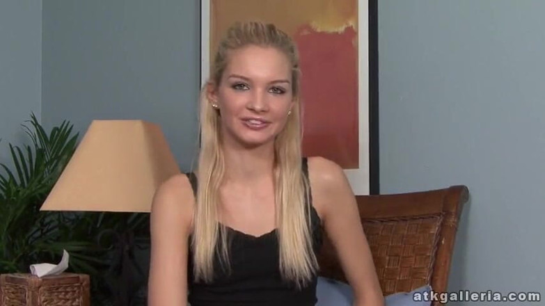 ATKIngdom Fans: Báječná blondýnka Franziska Facella si užívá kundičku na castingu