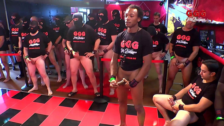 Gang Bang Germany: GGG - її приймають 7 чоловіків одночасно - чистий екстаз!