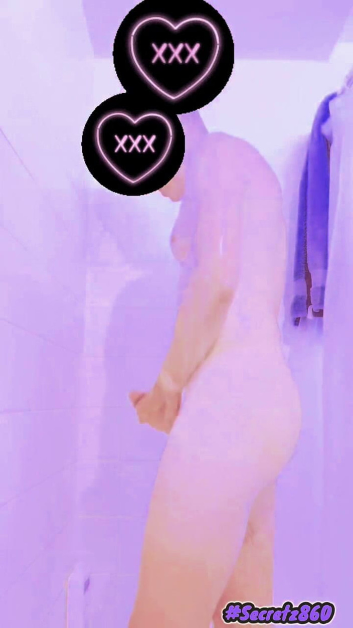 Creative Self Pleasure: Kris Reelz- Takes a Perverted Shower