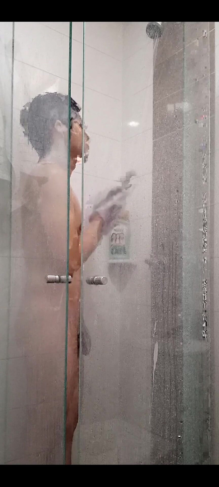 Diego_latinboy: Jerking in the Bathroom