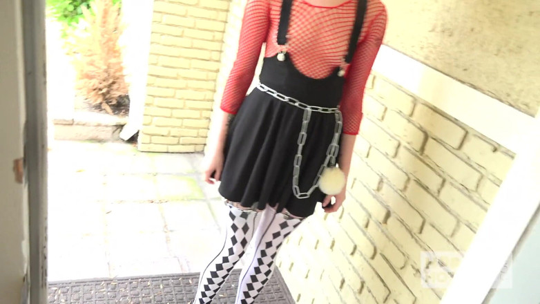 Hookup Hotshot: 흑형 대물 에게 따먹히는 겸둥이 갈색 머리 Lucy Valentine