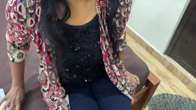 Desisexqueen: Indian Desi Bhabhi First Time with Neighbour