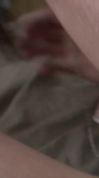 นมใหญ่จูเลีย เดอ ลูเซีย โดนพ่นน้ำว่าใส่ปากจากลุค ฮาร์ดี้