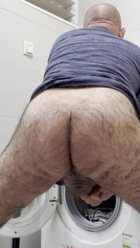 Mungitura davanti alla doccia, guardo il mio modello di cam preferito