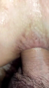 Inel anal pe deget, cu sex anal