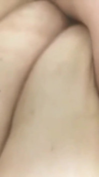 WildEnglishbbw在浴缸里挤压胸部摩擦我的阴户