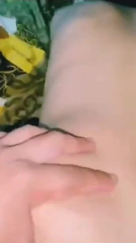 私が快感でいっぱいになるまで挿入されているのを見るのが好きですか?