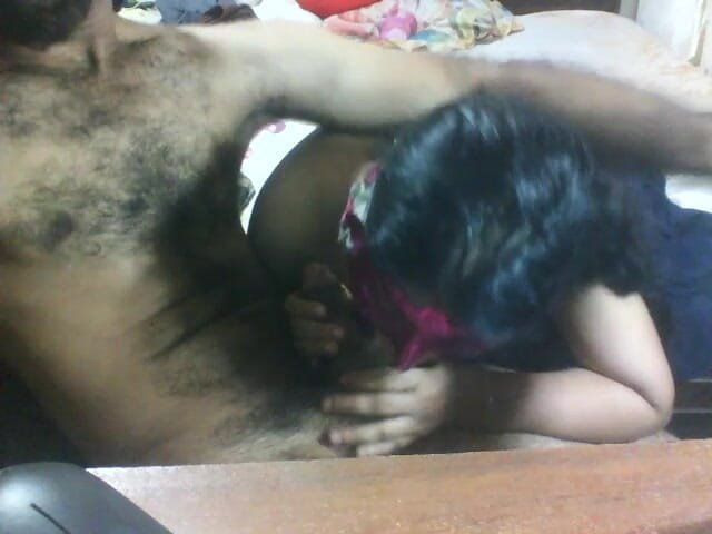 Arabicqueen: Jovem casal horney 1ª vez foda em casa de amigos olhando...