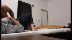 Đụ tuyệt vời với cô gái gợi cảm và buổi làm việc cốt lõi cứng kết thúc với tinh dịch bắn vào bên trong miệng của cô ấy