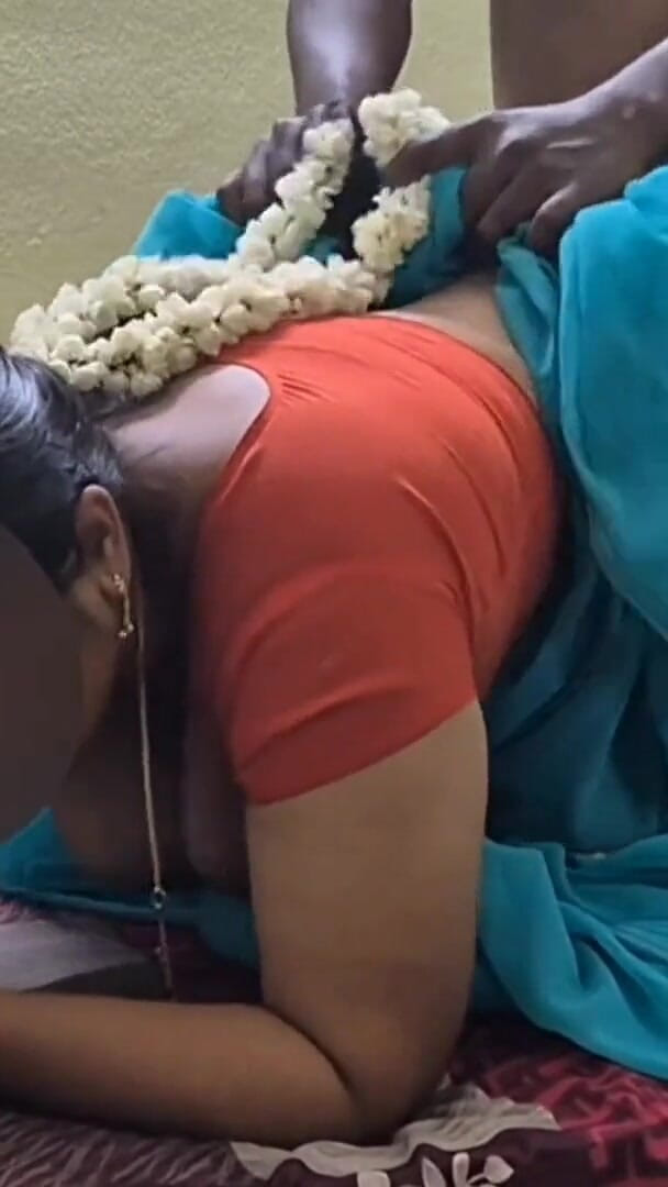 Black & white desicat: saari blauj men hot bodi dhokha desi aanti