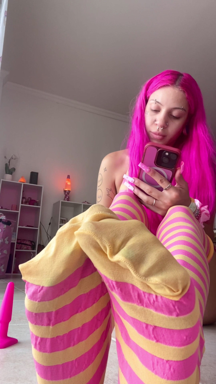 Nali Marie: Ignore Fetish Foot Girl Close-up Loser Finger Hand Movements Long...