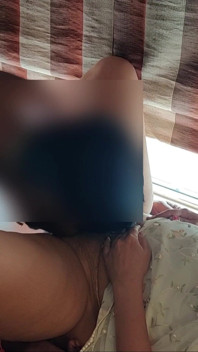 Chefe do sul da Índia comendo fantasia de buceta riya e fodendo papai-e-mamãe duro