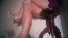 MisS Angel: Vista lateral com saltos dourados