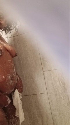Duxxxk3000: Tertangkap kamera semasa mandi