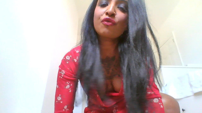BabeXX69XX Asian MILF: MiLF tradisce e fa un pompino con SBORrata in bocca...