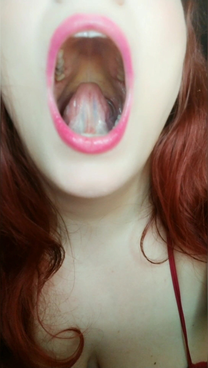 Scarlet Vixen: 혀로 벌리고 쾌락을 위해 구부리기