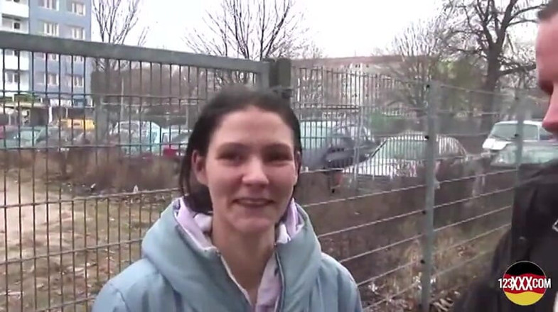 123XXX - 100% Amateurs: Дикий чувак дает свои теплые сливки сладкой немецкой телочке