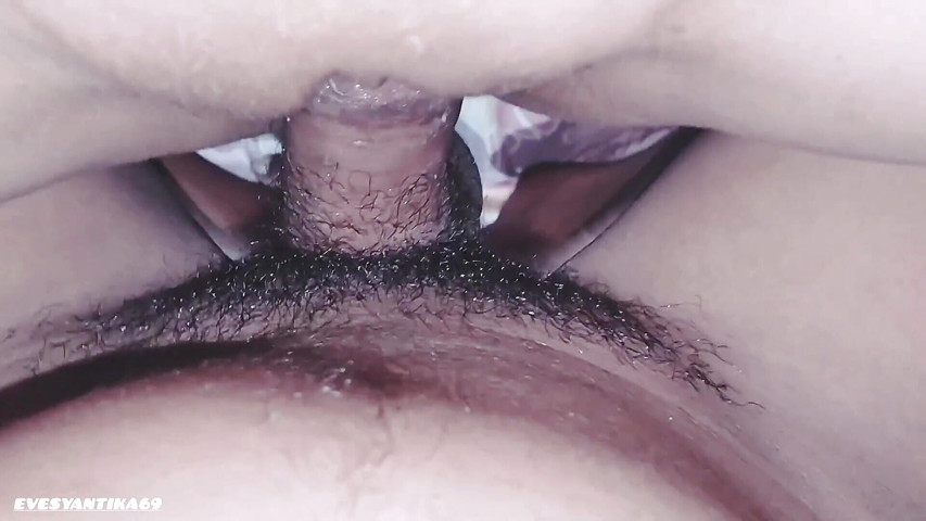 My stepdad really enjoys my chubby pussy (Evesyantika)