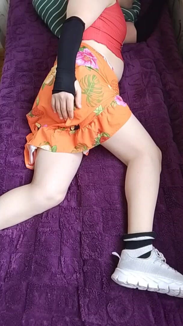Kitty_Cross: Ateşli femboy yatak zamanı sadece yanımda iyi bir partner istiyor