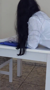 Doutora Jennyfer Resolve Problema De Erecao Durante Exame!
