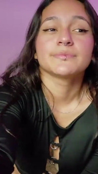 Estoy Siemndo Uan Sumisa Para Ti, Petite Quiere Ser Follada