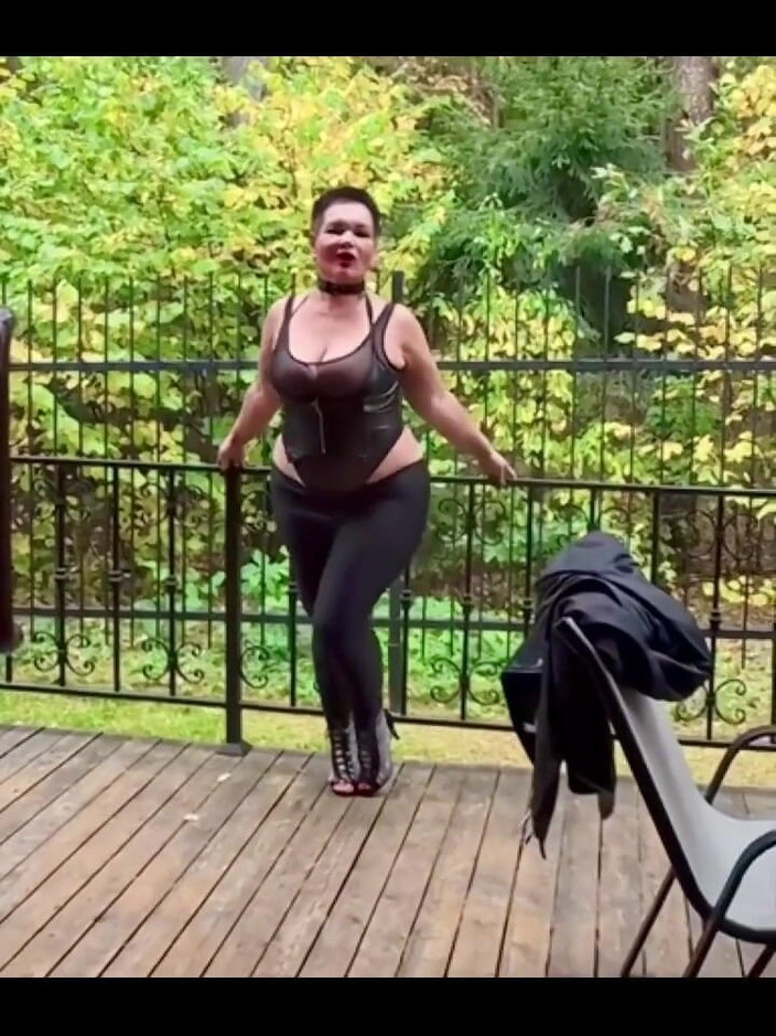 KarmenMilf: Ein neues video wird bald veröffentlicht