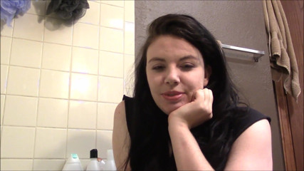 Lovely Lilith: Üvey anne ile banyo zamanı