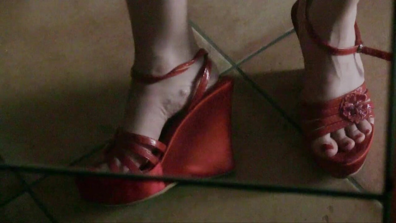 Lady Mesmeratrix Official: Kasut merah saya