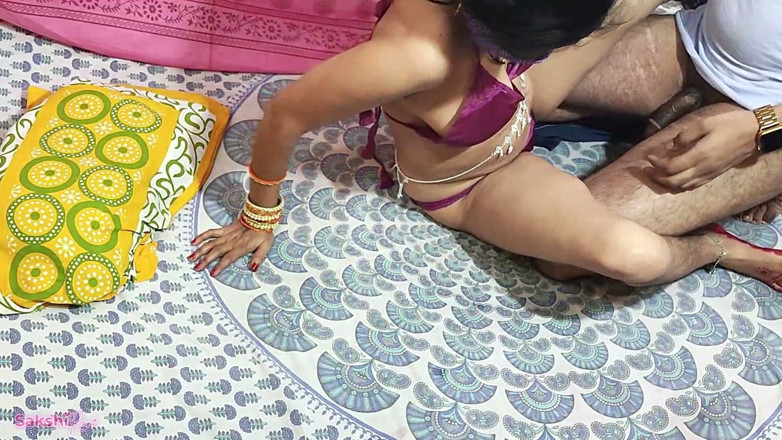 sakshi_raniii: 인도시 바비 Se Sunaar Ne Paison Ke Baadle Chut Leke 실버 타그디 Ke...