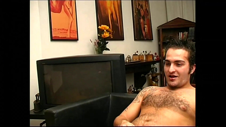 XTime Vod: 饥渴荡妇的大奶子（整部电影）