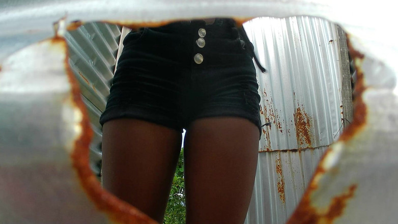 kloyesteicy: Memek aduhai cewek cantik ini di luar ruangan