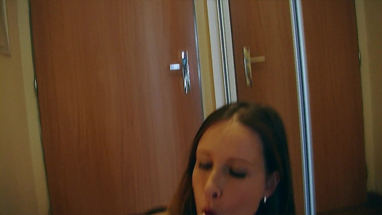 Sexy Amateurz: Amateur juega con plug anal