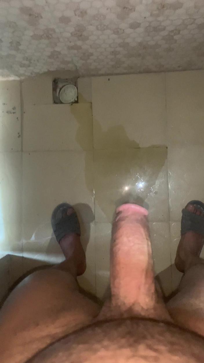 Preek Fans: POV masturbando homem jogando