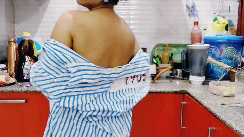Desi Pari Bhabhi: Sexy indiana meia-irmã hardcore sexo quente com seu meio-irmão na...