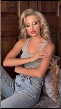 Zeița Findom Goaldigger