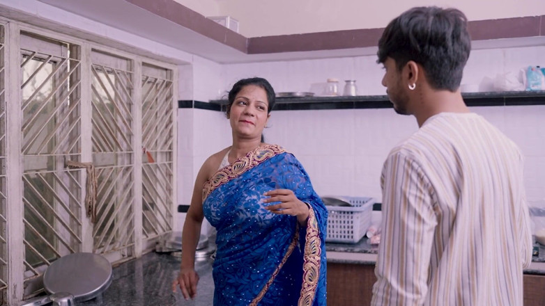 HotMaal69: 큰 자지 풀 힌디어 오디오를 보고 겁먹히는 인도 아줌마