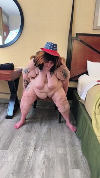 Wtf Is That in My Hotel Room Fat Dildo in a Chair Cums Everywhere