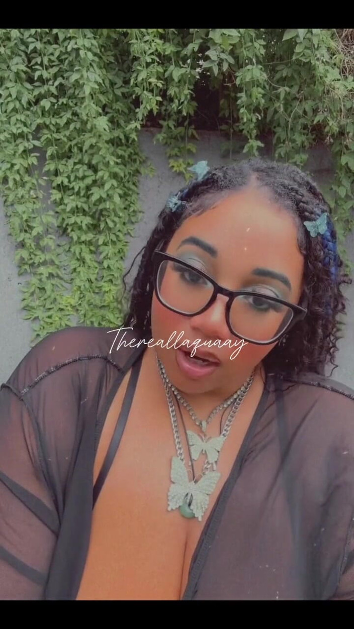 Biggdebbie solo: Biggdebbiecakez Menjadi Pelik Di Alam Semula Jadi