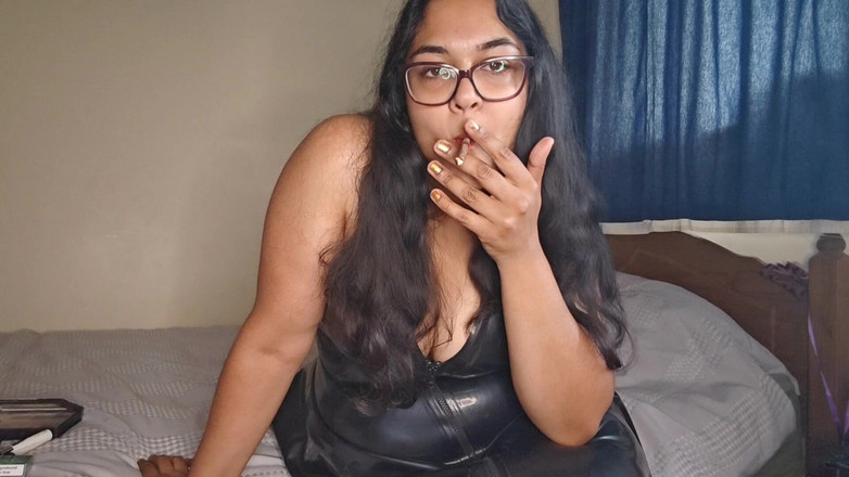 Zozonicoco: アジア系bbwとラテックス喫煙