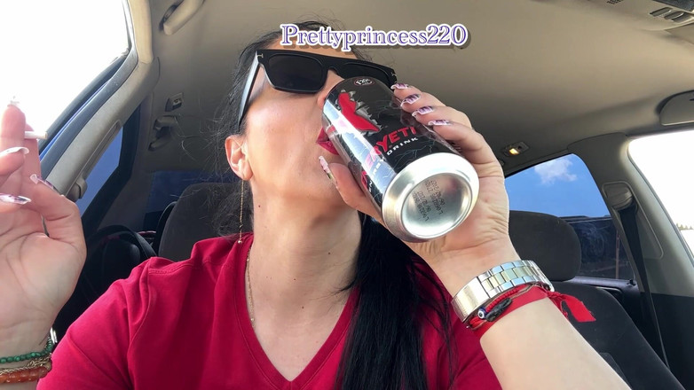 Panfil corina: 차 안에서 흡연하기