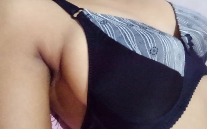 TEENADESI: Indian Desi Girl Niesamowity stanik i seksowne cycki